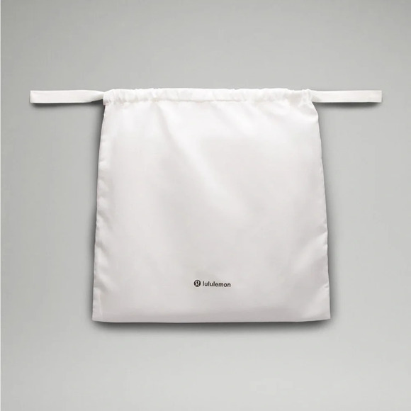 🆕🌵 LAST ONE Lululemon Cactus Material Saddle Crossbody Bag 2L - Black - Picture 4 of 7